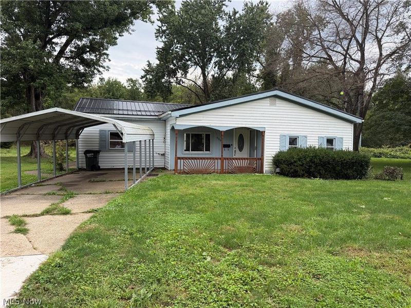 606 E First Street, Uhrichsville, OH 44683 Photo 2