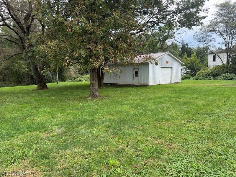 606 E First Street, Uhrichsville, OH 44683 Photo 4