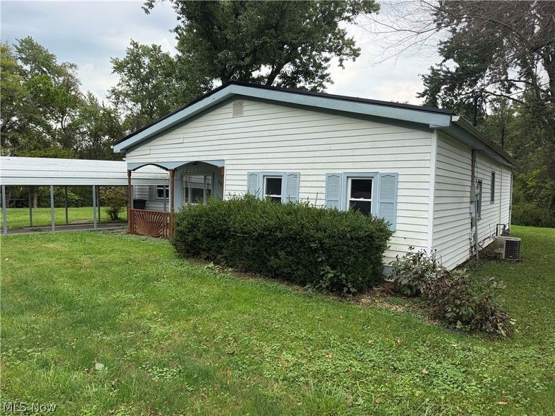 606 E First Street, Uhrichsville, OH 44683 Photo 5