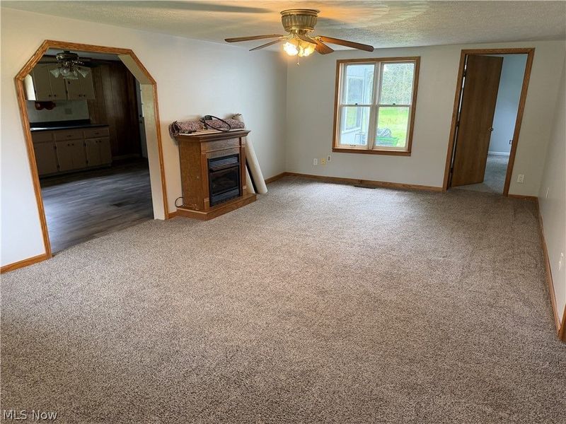 606 E First Street, Uhrichsville, OH 44683 Photo 6