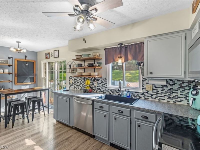 458 Derbyshire Road, Green, OH 44319 Photo 13