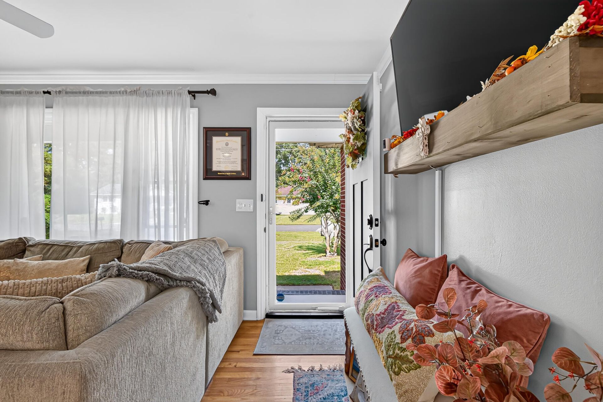 2729 Mona Avenue Photo 4