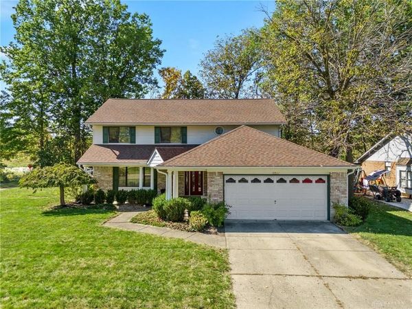 8807 Deer Valley Drive, Huber Heights, OH 45424