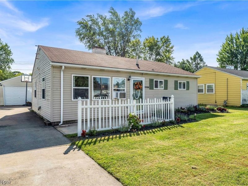 4405 Norfolk Avenue, Lorain, OH 44055 Photo 2