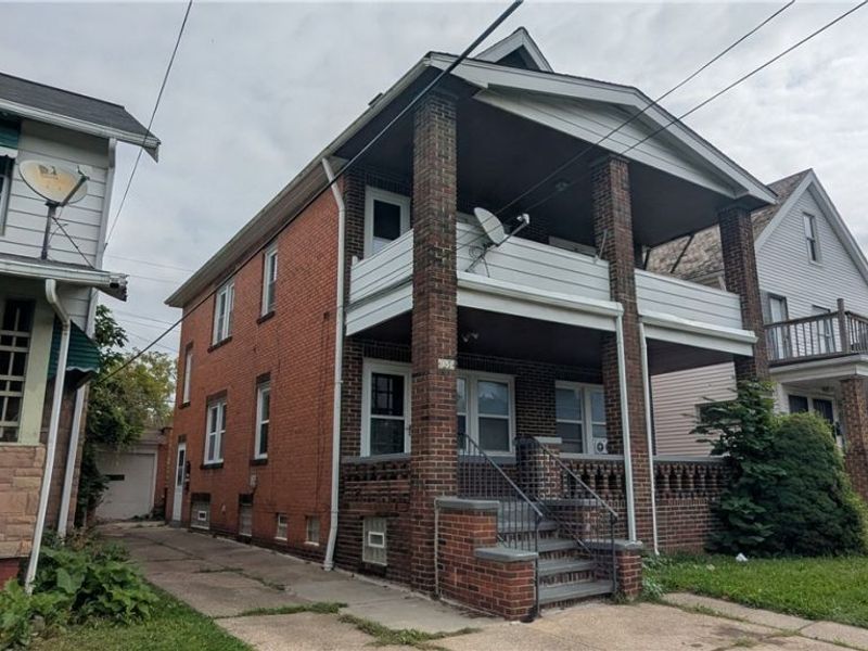 951 Royal Road, Cleveland, OH 44110 Photo 3
