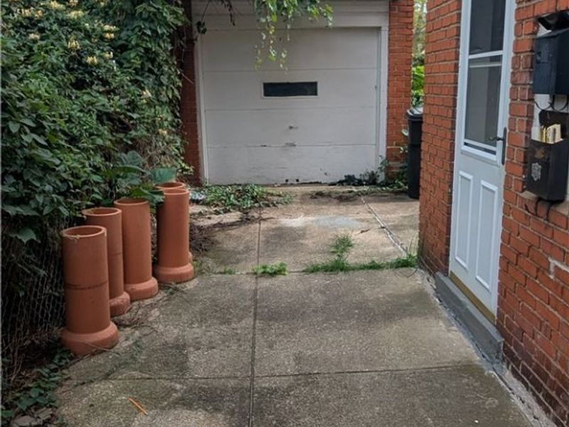 951 Royal Road, Cleveland, OH 44110 Photo 4