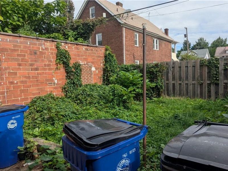 951 Royal Road, Cleveland, OH 44110 Photo 6