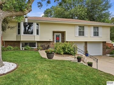 4917 N 106th Street, Omaha, NE 68134