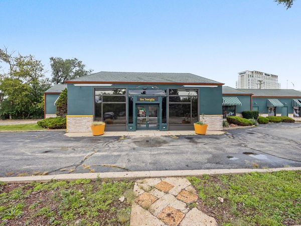 604 N Milwaukee Avenue , Wheeling, IL 60090