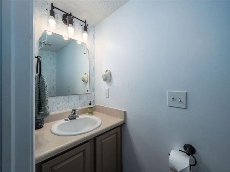 564 Jameson Street, Ashville, OH 43103 Photo 18