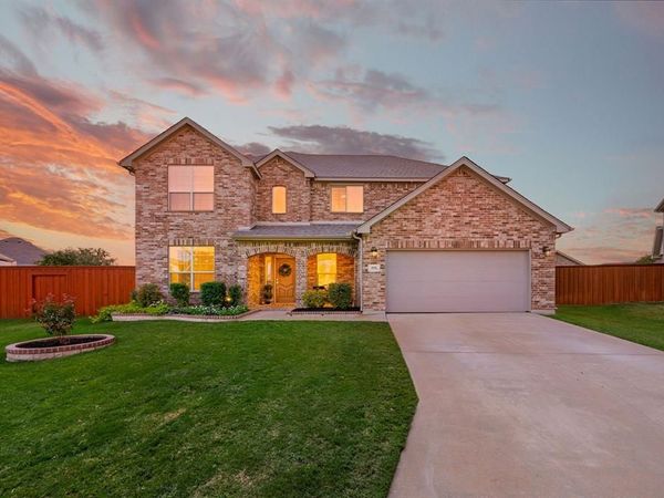 325 Little John Court, Saginaw, TX 76179
