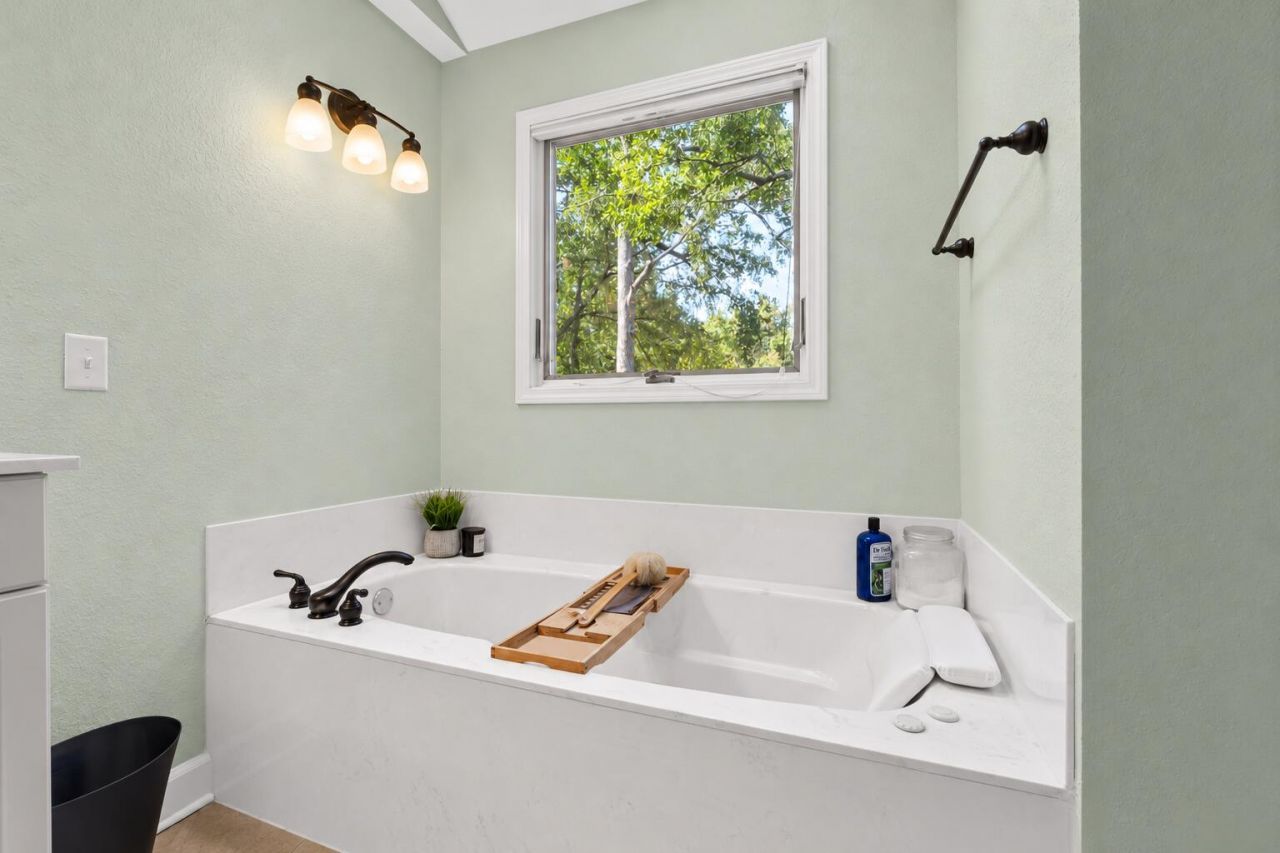 2205 Quail Hollow Court Photo 25
