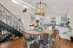 2205 Quail Hollow Court photo 4