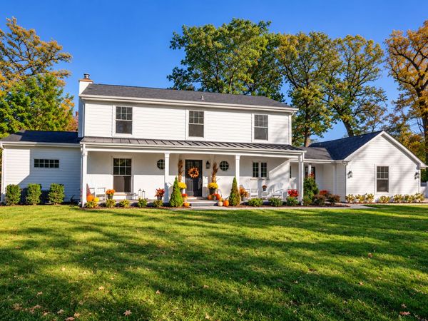 707 Brierhill Road, Deerfield, IL 60015