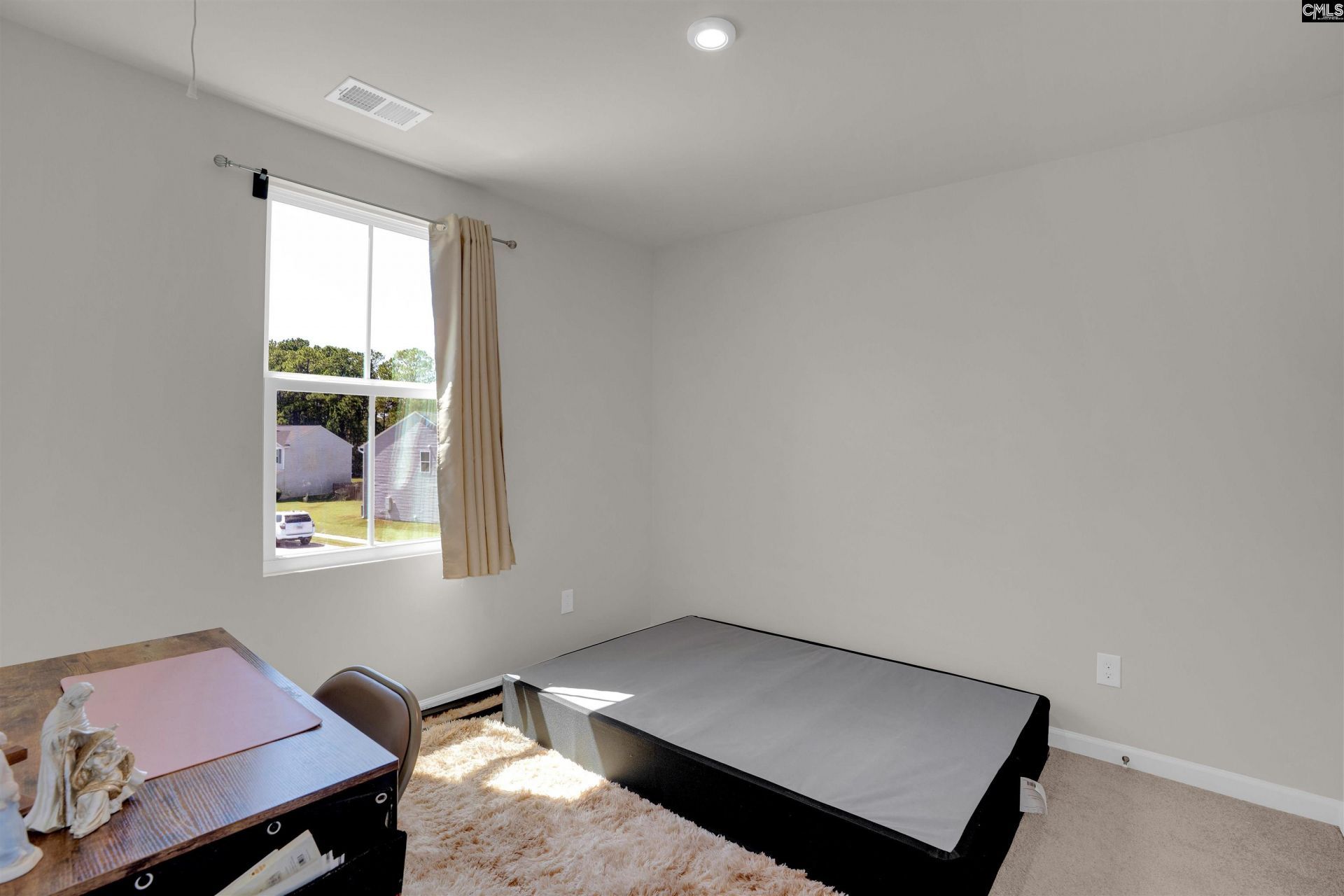 250 Saskatoon Drive  Photo 17