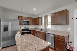 250 Saskatoon Drive  photo 4