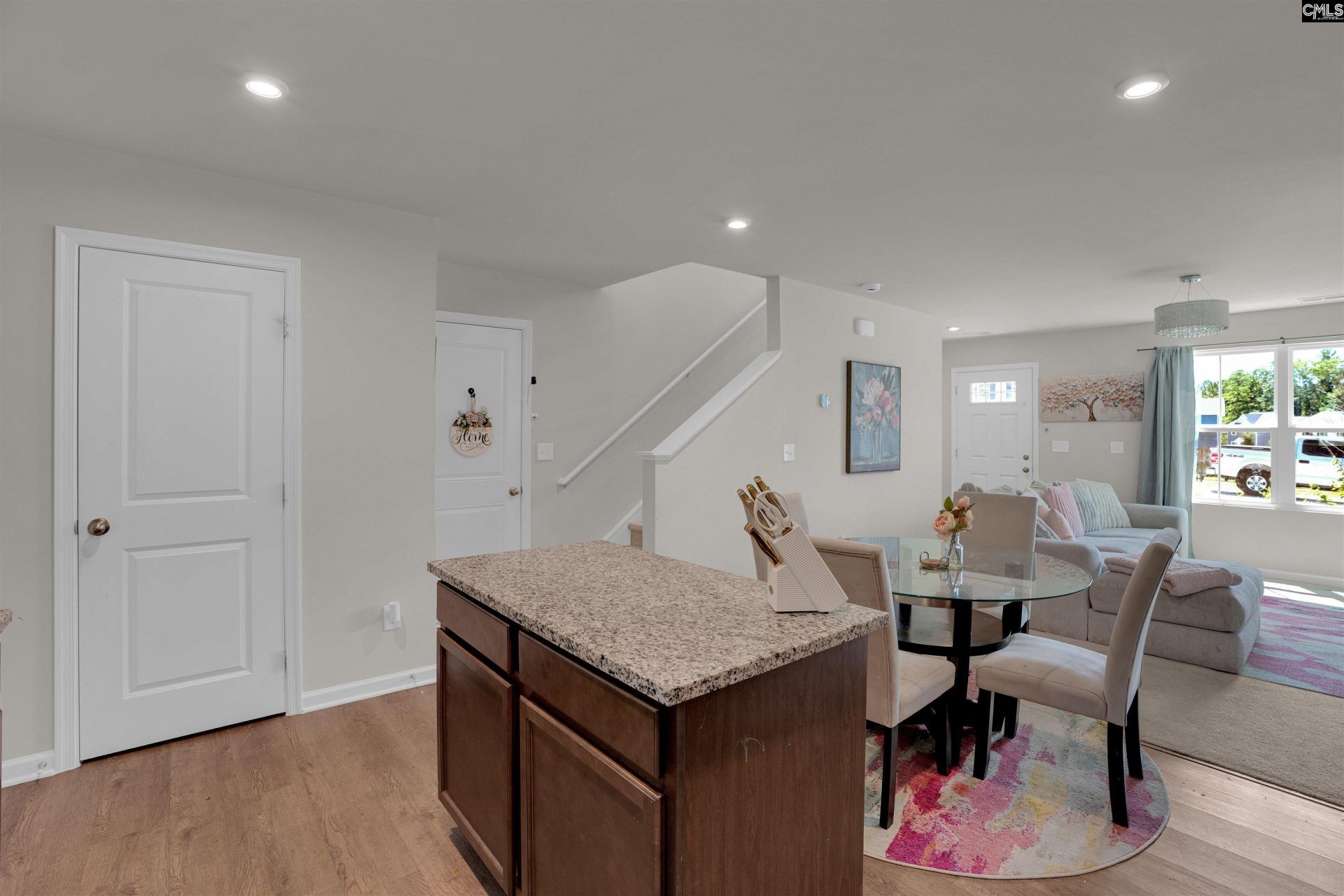 250 Saskatoon Drive  Photo 5