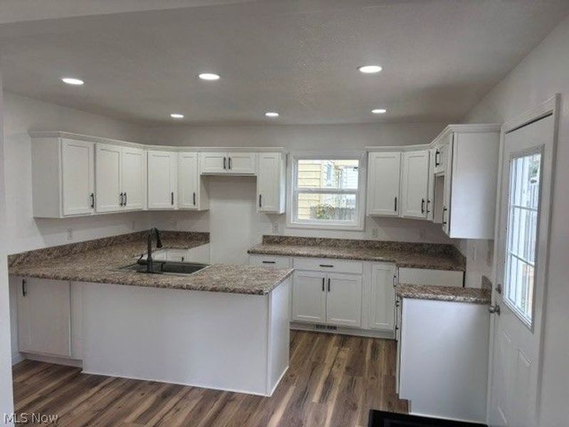 137 Gilbert, Niles, OH 44446 Photo 3