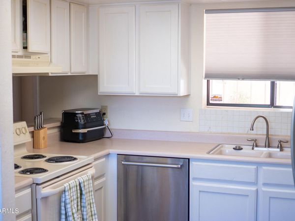 2918 W CHRISTY Drive, Phoenix, AZ 85029