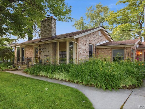 21211 Ardmore Park Drive , St Clair Shores, Mi 48081