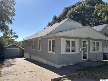 4831 Pine Street, Omaha, NE 68106