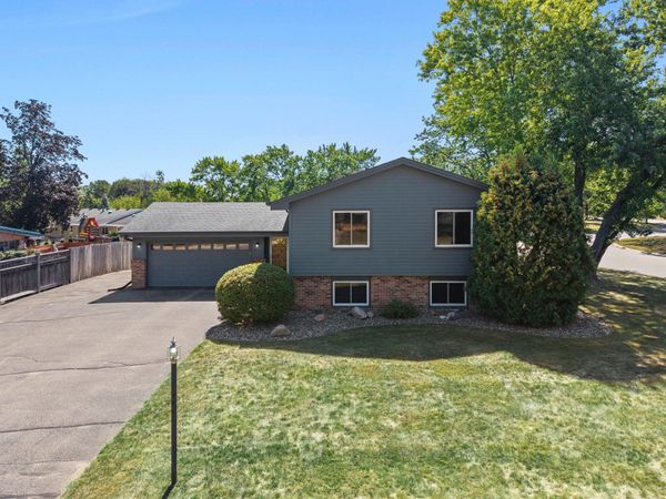 801 E 102nd Street, Bloomington, MN 55420