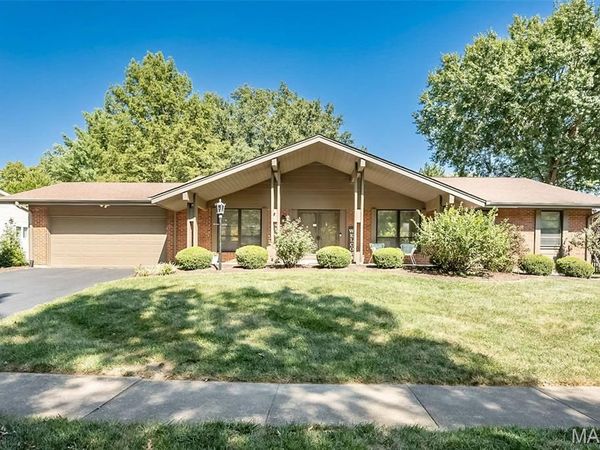 1538 Woodroyal West Drive, Chesterfield, MO 63017