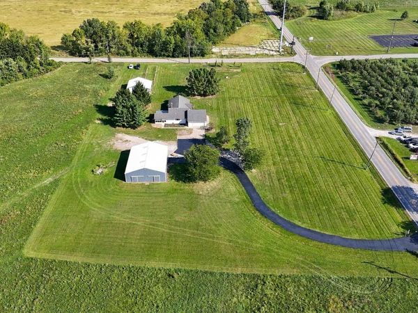 8805 Huguenard Road, Fort Wayne, IN 46818