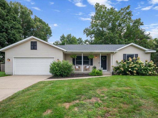 3702 Mesa Court NE, Rockford, MI 49341