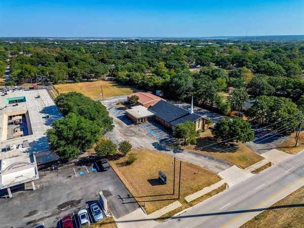 4615 E California Parkway , Forest Hill, TX 76119