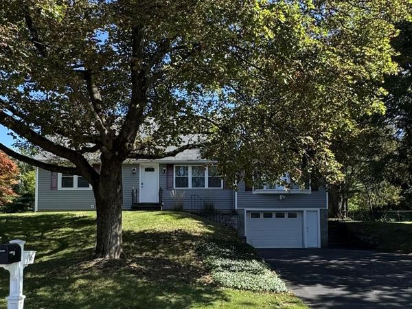 16 Sunset, Troy, NY 12180