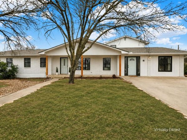 217 W Driftwood DR, Fredericksburg, TX 78624