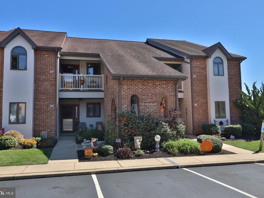 47 Black Oak Drive, Lancaster, PA 17602 Main Photo