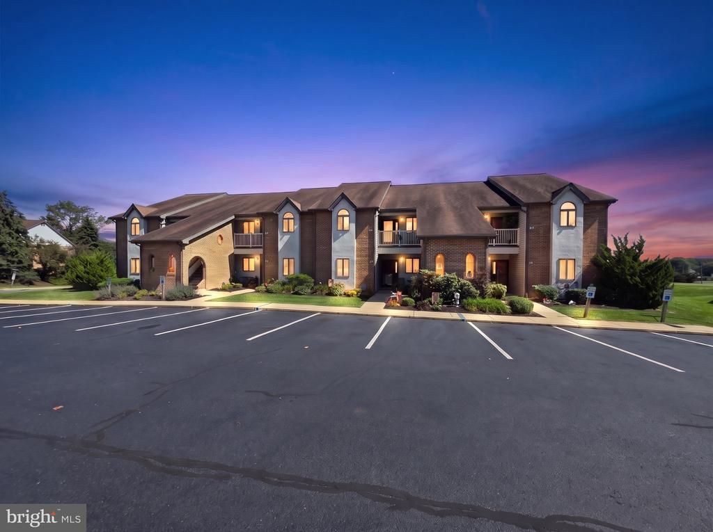 47 BLACK OAK DRIVE, LANCASTER, PA 17602