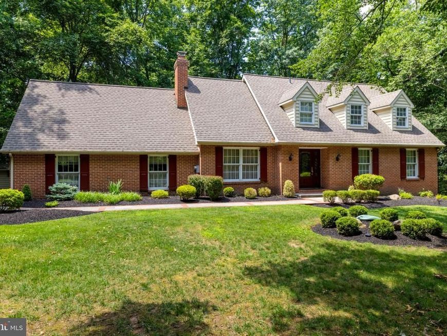 30 High Point E, Huntingdon Valley, PA 19006 Main Photo