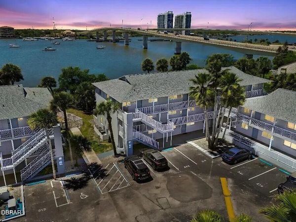 415 N Halifax Avenue, Unit 303, Daytona Beach, FL 32118