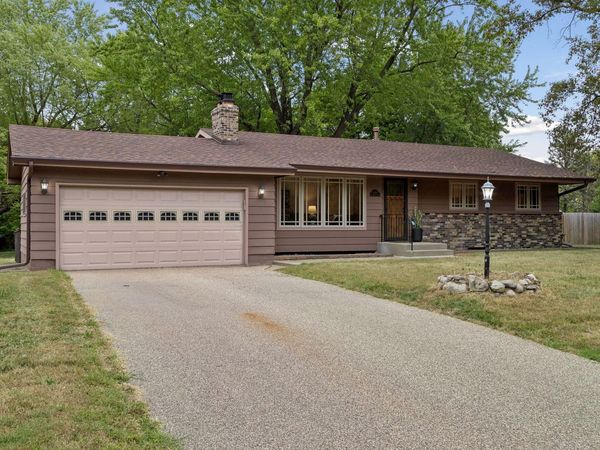 18910 Harrogate Drive, Eden Prairie, MN 55346
