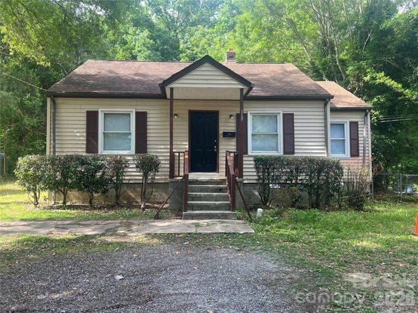 1107 W Davidson Avenue , Gastonia, NC 28052