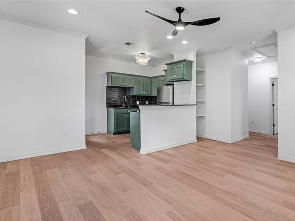 1137 N Leverett Avenue , Unit 202, Fayetteville, AR 72703