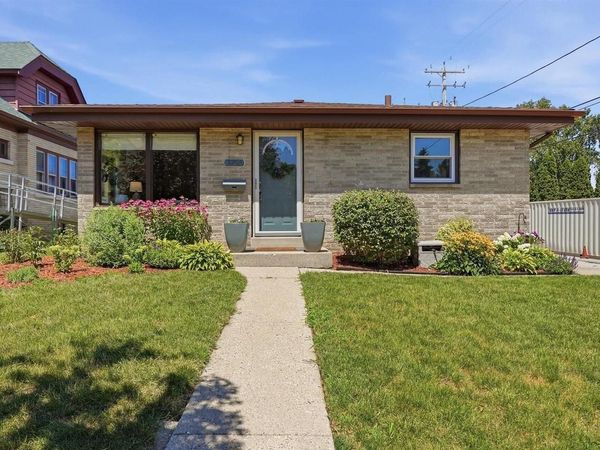 3956 E Edgerton AVENUE, Cudahy, WI 53110