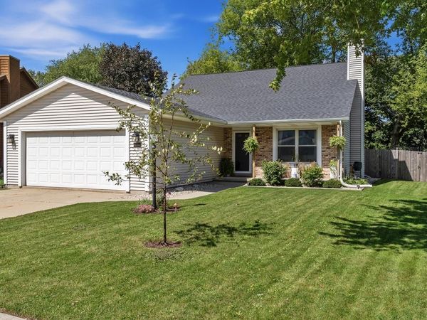 1566 Briarwood LANE, Hartford, WI 53027