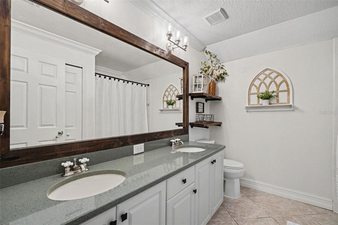 5903 53rd Lane E, Bradenton, FL 34203 Photo