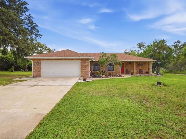 949 COLLINS AVENUE , ORANGE CITY, FL 32763