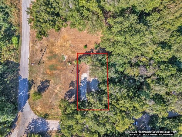 8810 Frontier Court , Granbury, TX 76048