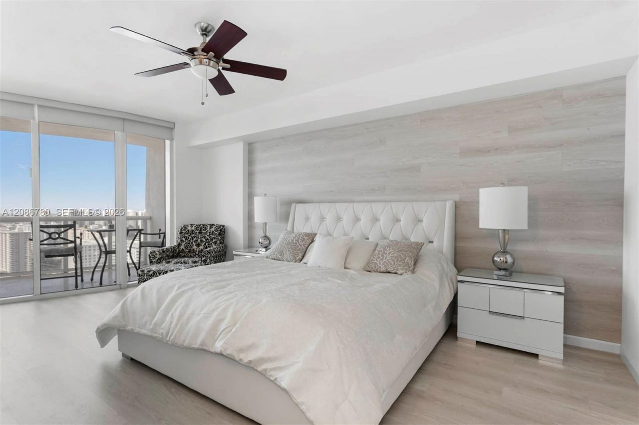 17201 Collins Ave , Unit 3304, Sunny Isles Beach, FL 33160 Photo
