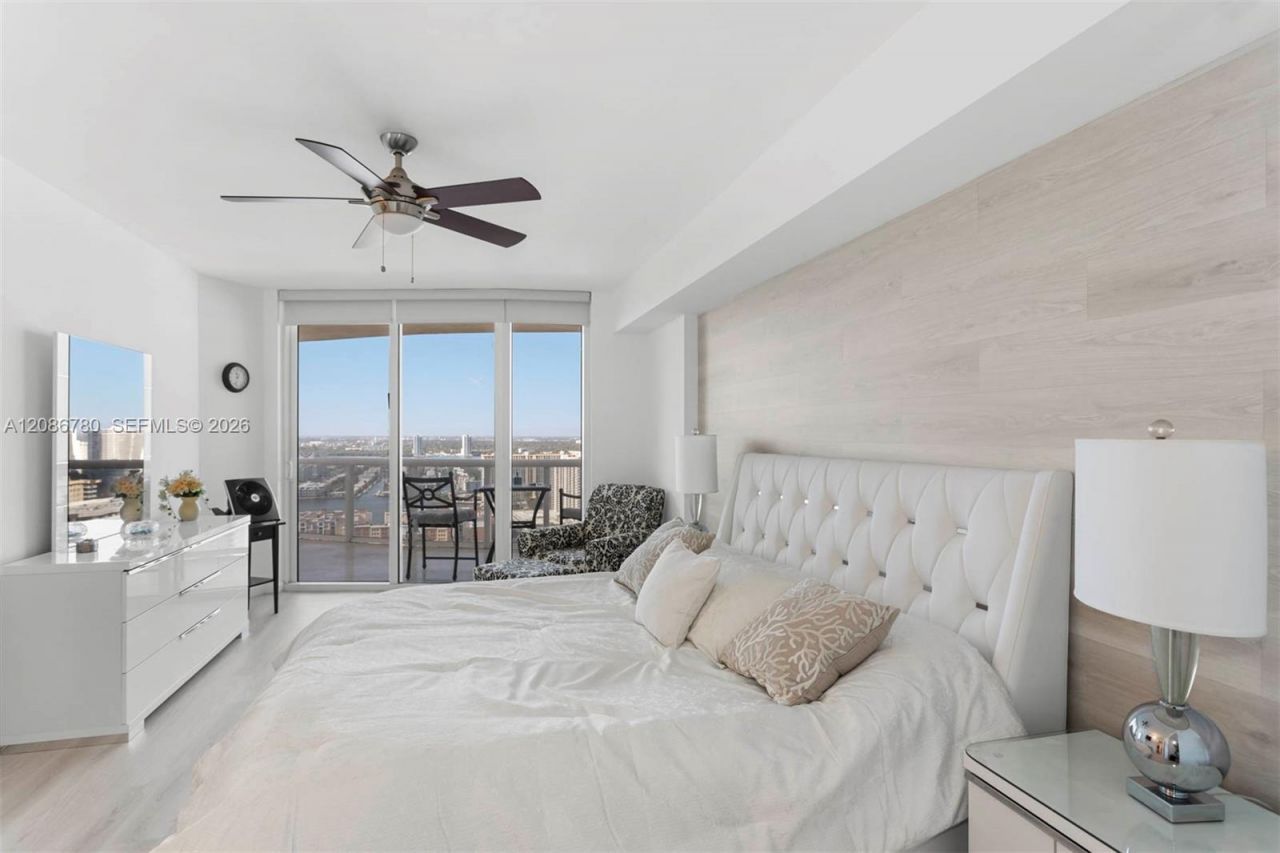 17201 Collins Ave , Unit 3304, Sunny Isles Beach, FL 33160 Photo