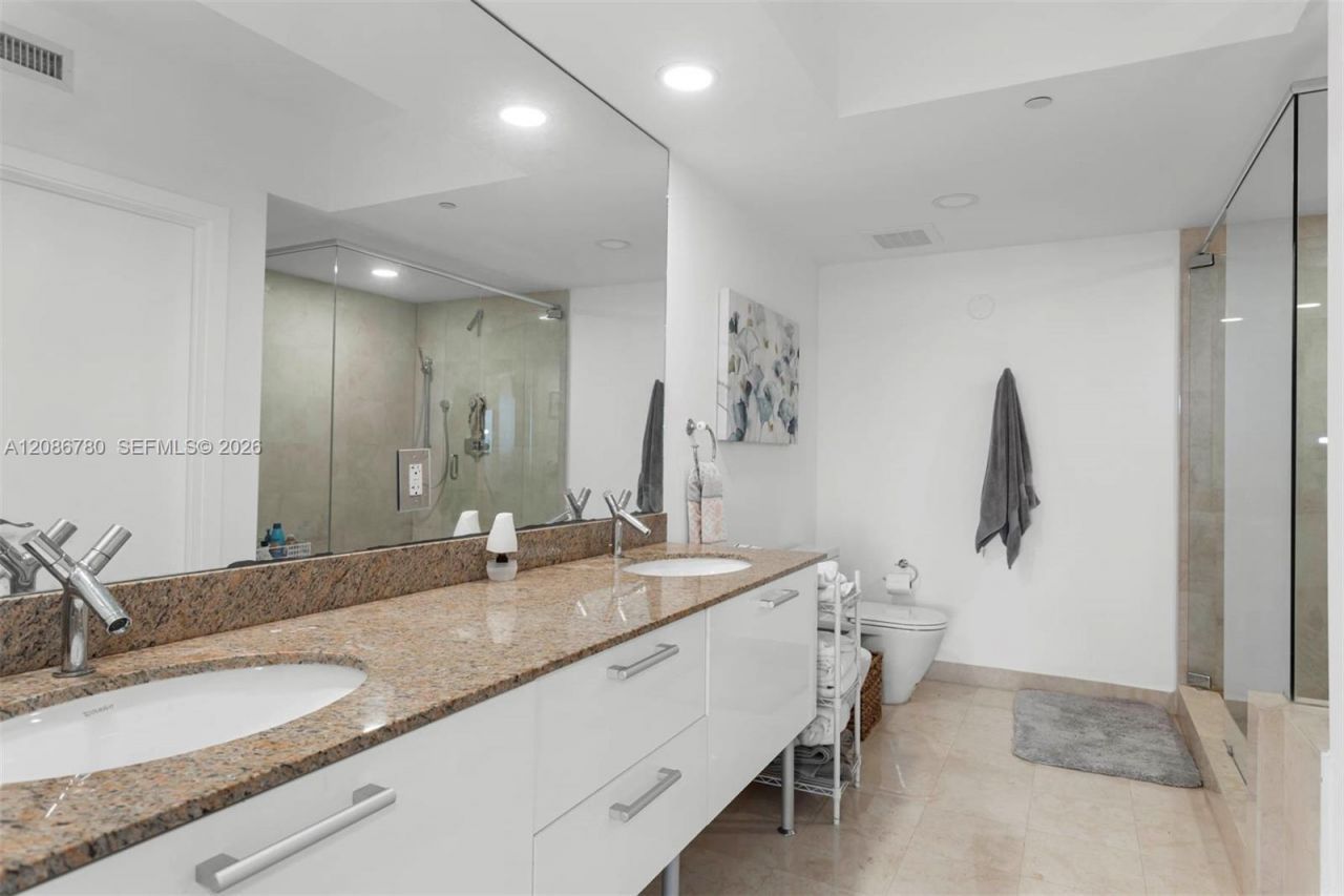 17201 Collins Ave , Unit 3304, Sunny Isles Beach, FL 33160 Photo