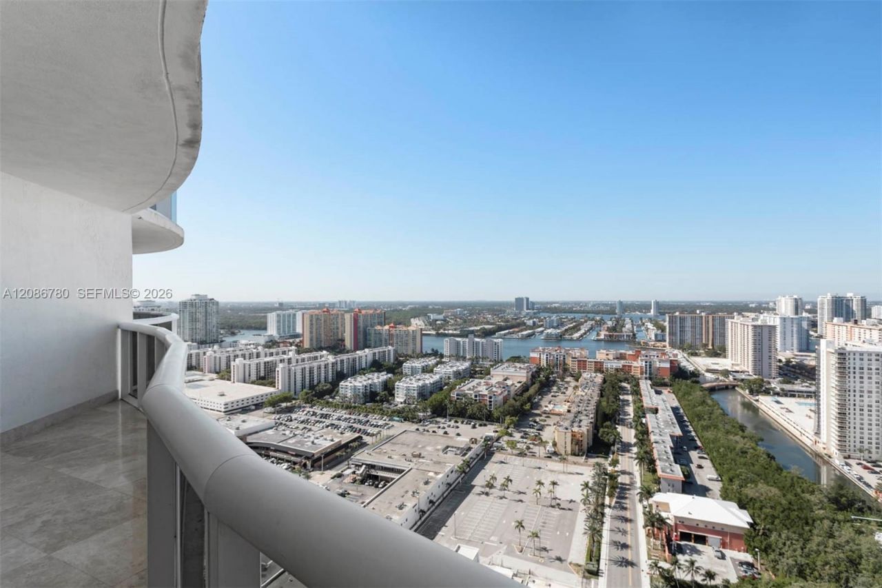 17201 Collins Ave , Unit 3304, Sunny Isles Beach, FL 33160 Photo