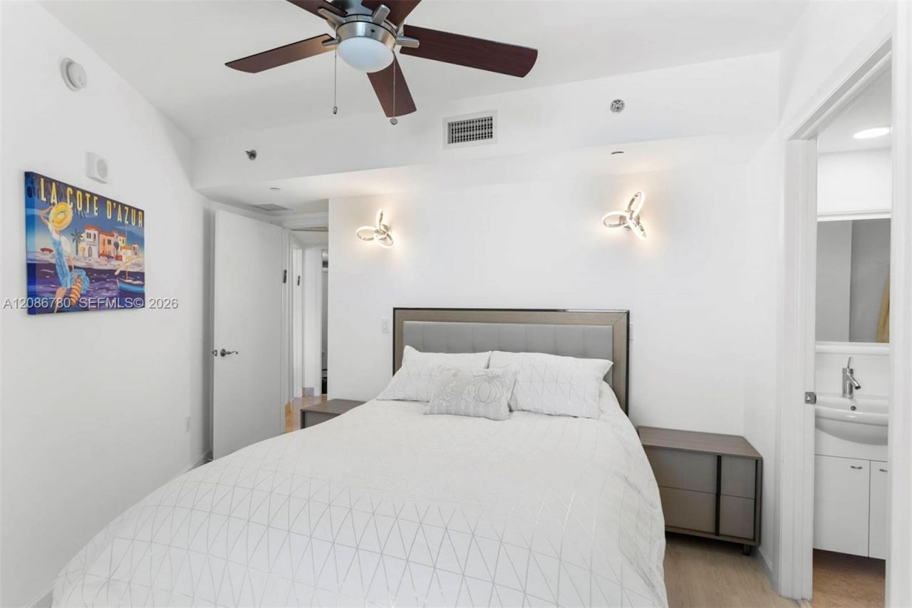 17201 Collins Ave , Unit 3304, Sunny Isles Beach, FL 33160 Photo