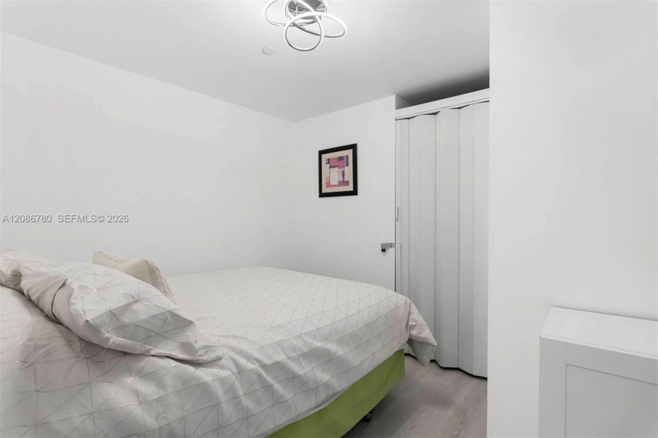 17201 Collins Ave , Unit 3304, Sunny Isles Beach, FL 33160 Photo
